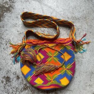 Wayuu tribal handmade vibrant colorful woven shoulder bag.